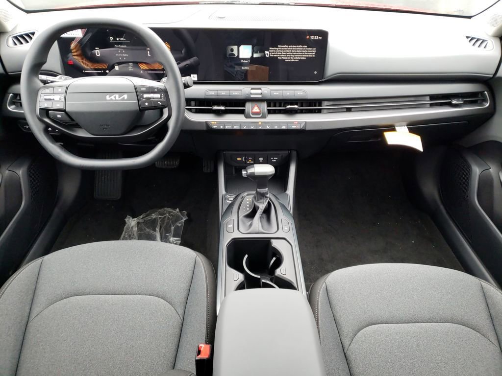 New 2025 Kia K4 LXS image 10