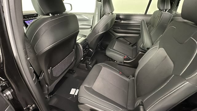 New 2026 Jeep Grand Cherokee L Laredo AWD/4WD image 15