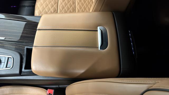 Used 2022 Cadillac Escalade ESV Premium Luxury AWD/4WD image 20