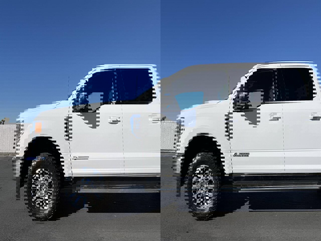 Used 2022 Ford F250 Lariat w/ Lariat Value Package image 3