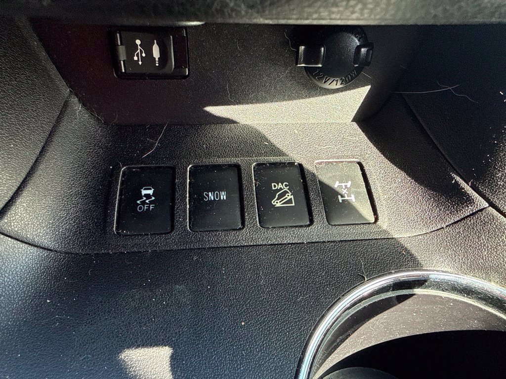 Used 2016 Toyota Highlander Limited AWD/4WD image 30