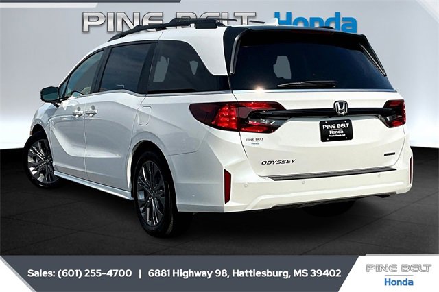 New 2026 Honda Odyssey Touring image 3