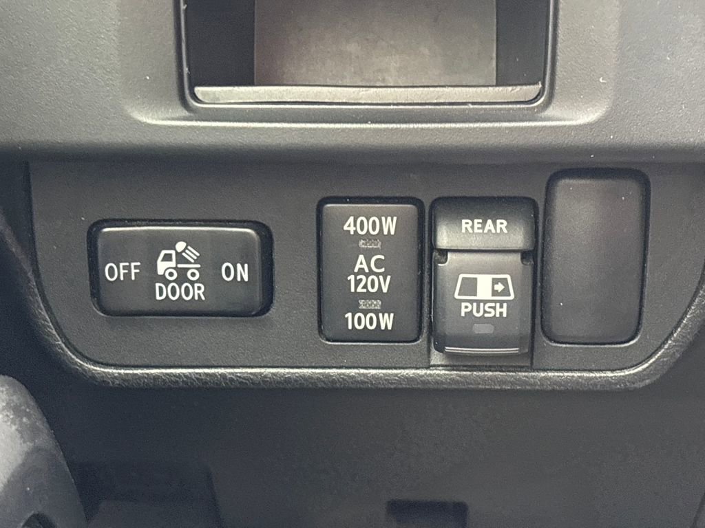 Used 2017 Toyota Tacoma TRD Off-Road image 23