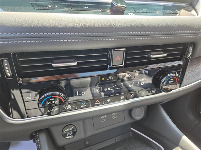 New 2025 Nissan Rogue Platinum w/ Tech Package image 21