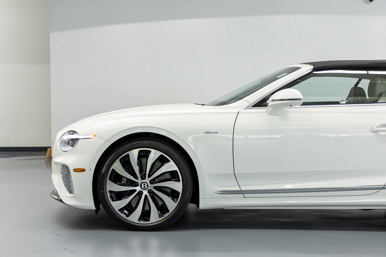 New 2026 Bentley Continental GTC AWD/4WD image 17