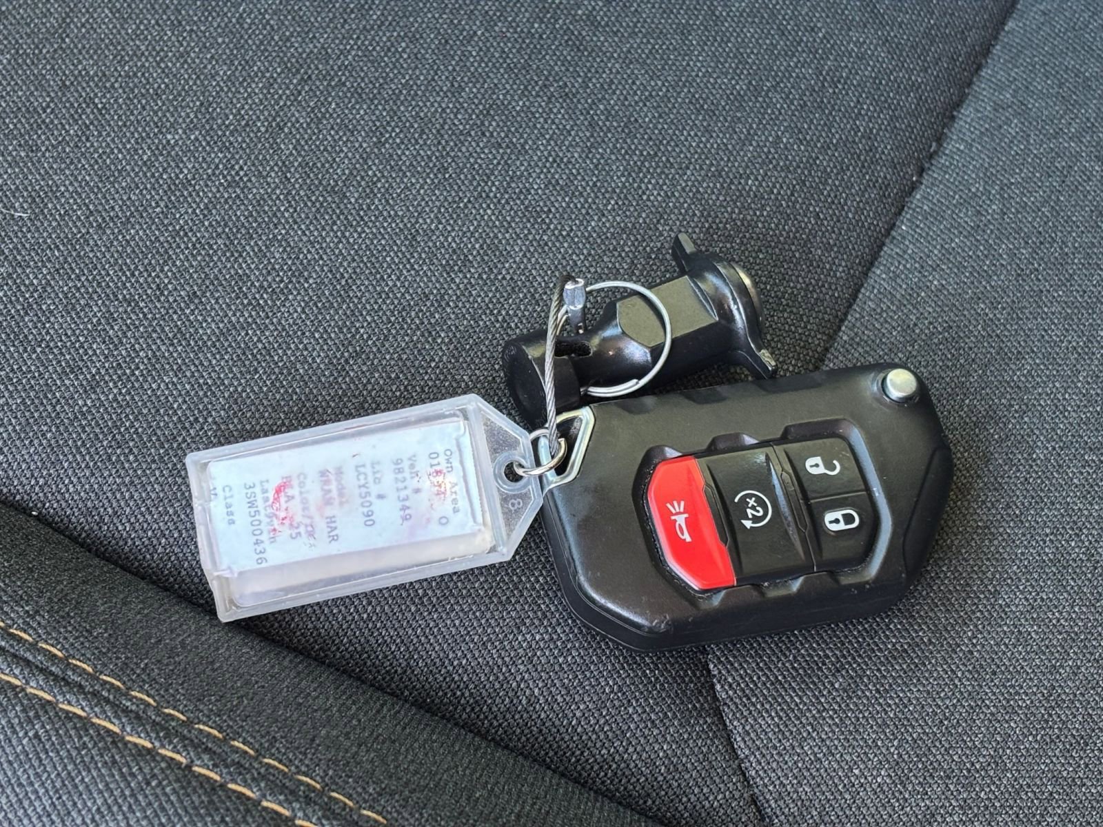 Used 2025 Jeep Wrangler Sahara image 22