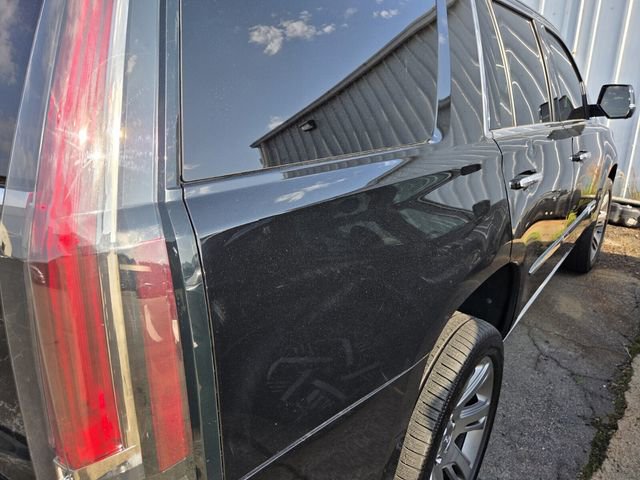 Used 2017 Cadillac Escalade Premium Luxury image 6