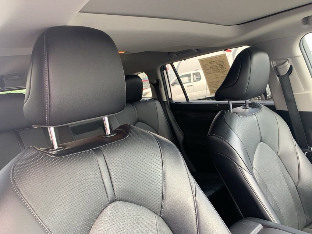 Used 2022 Toyota Highlander Limited image 17