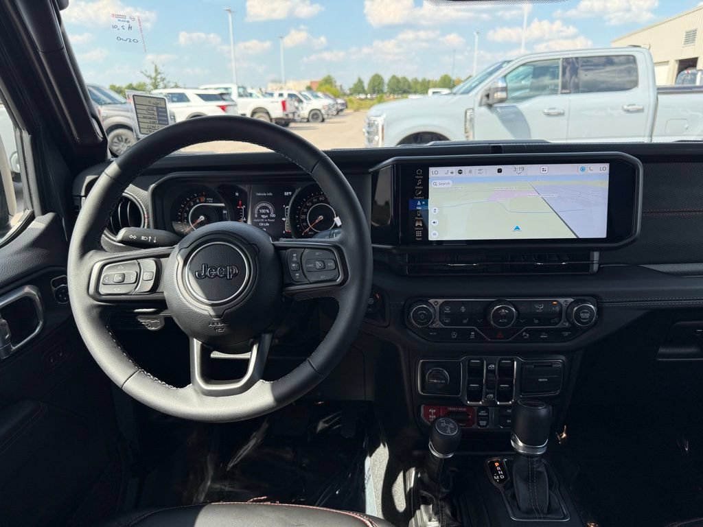 Used 2025 Jeep Gladiator Rubicon AWD/4WD image 13
