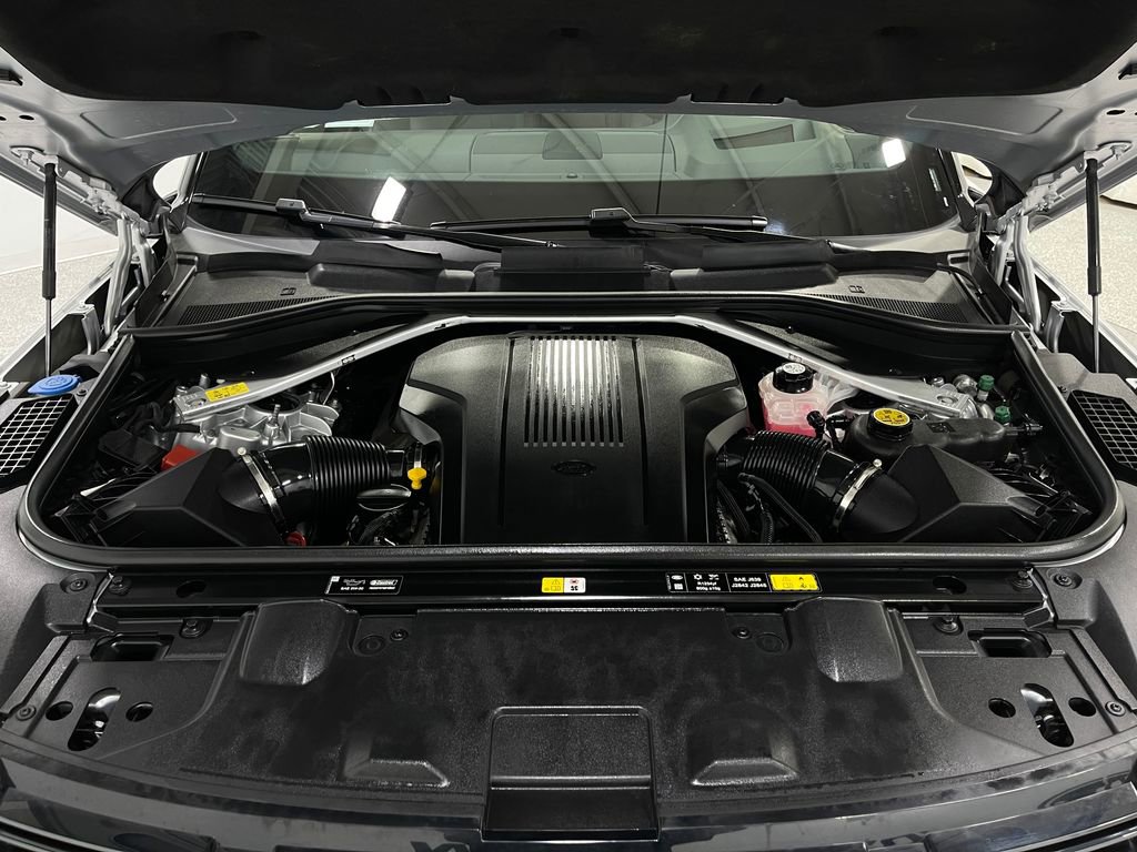 Used 2024 Land Rover Range Rover SE image 26