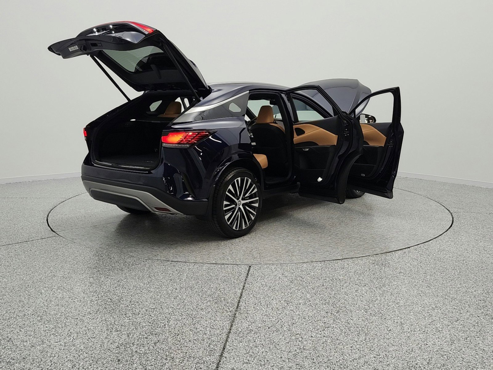 Used 2024 Lexus RX 350 w/ Convenience Package image 3