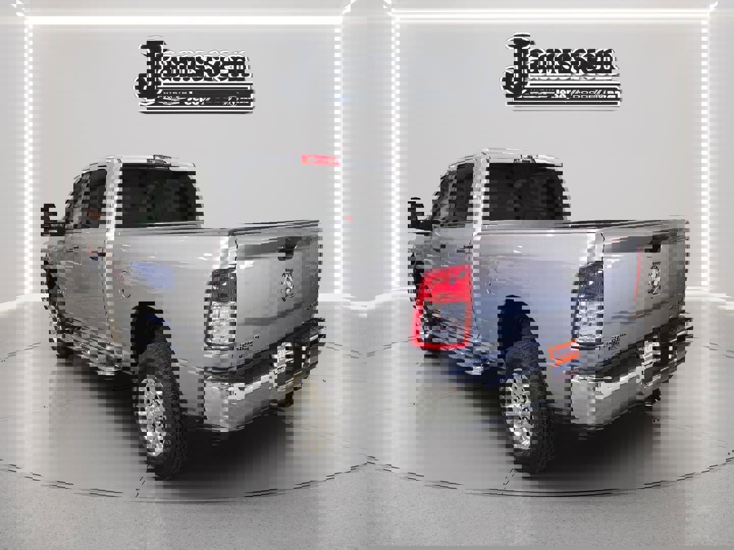 Used 2024 RAM 2500 Big Horn w/ Bed Utility Group image 3