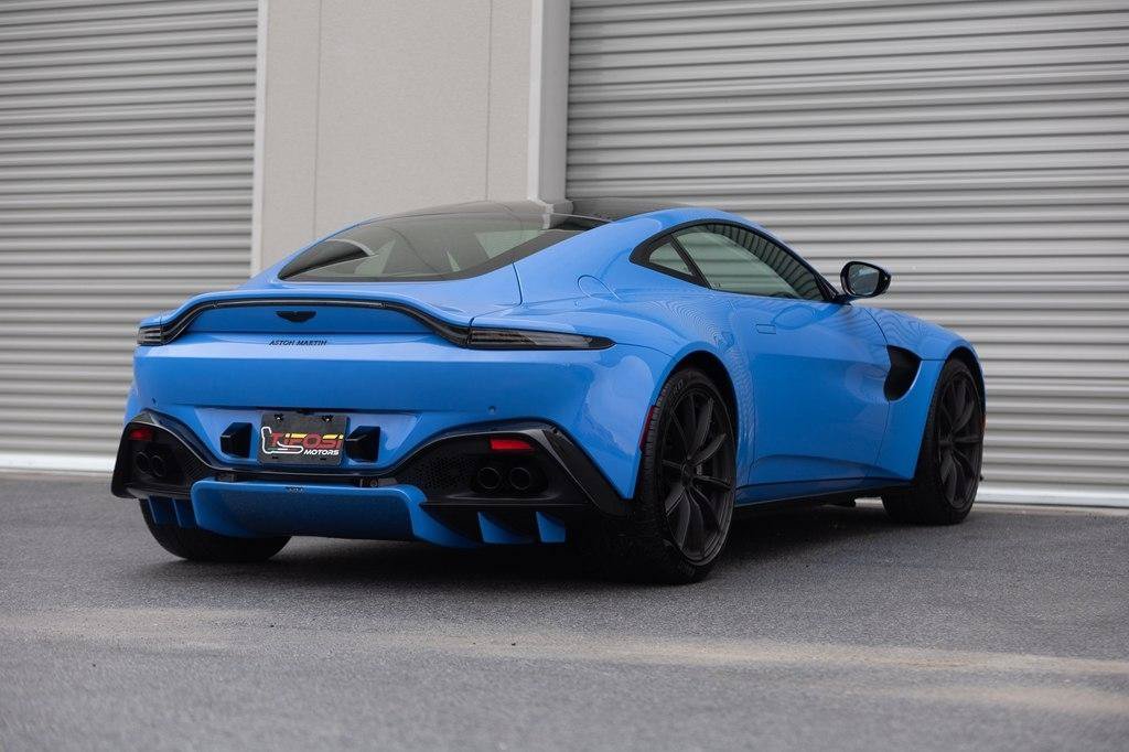 Used 2021 Aston Martin V8 Vantage Coupe RWD image 18