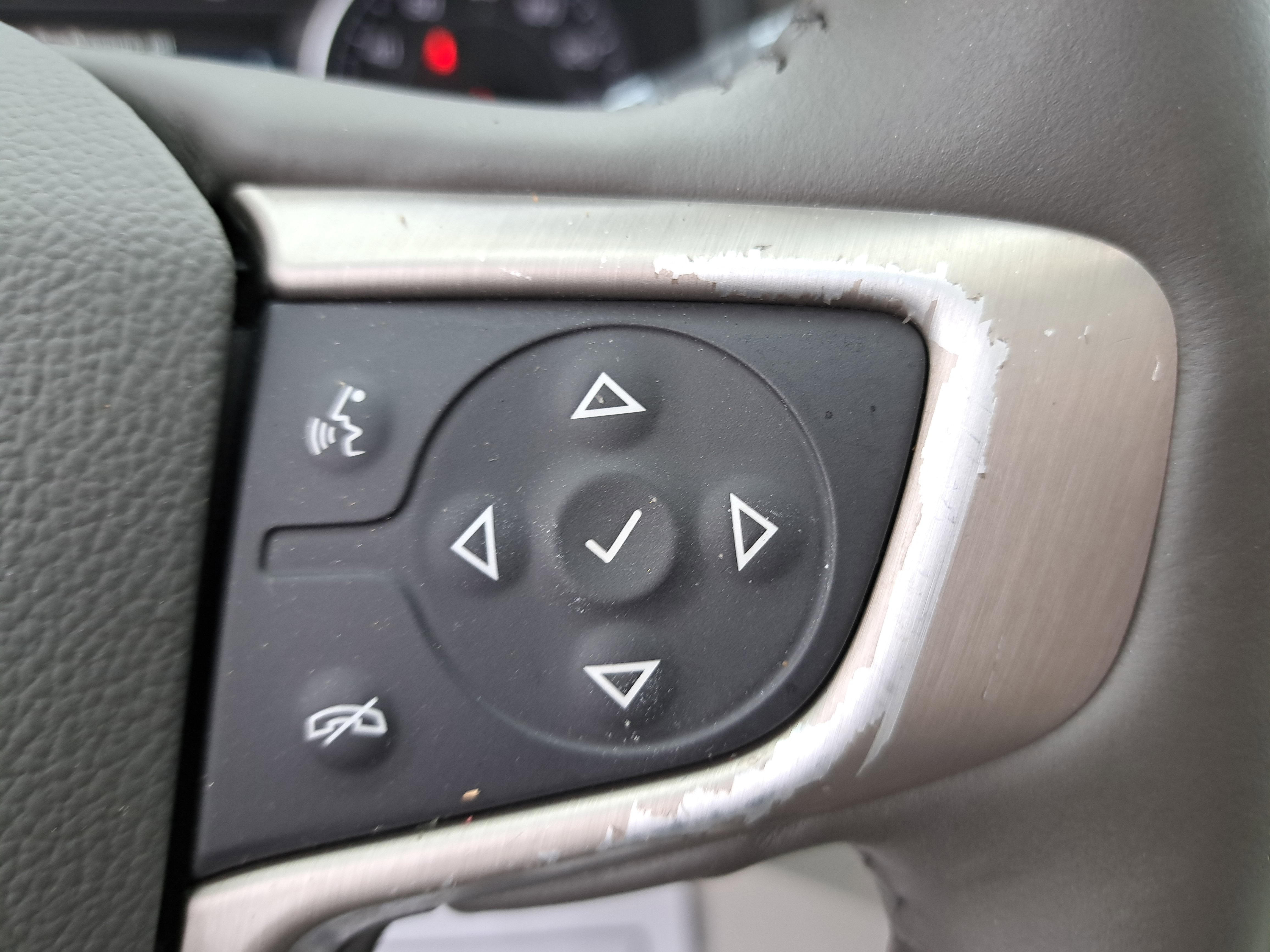 Used 2018 GMC Terrain Denali w/ Advanced Safety Package image 18