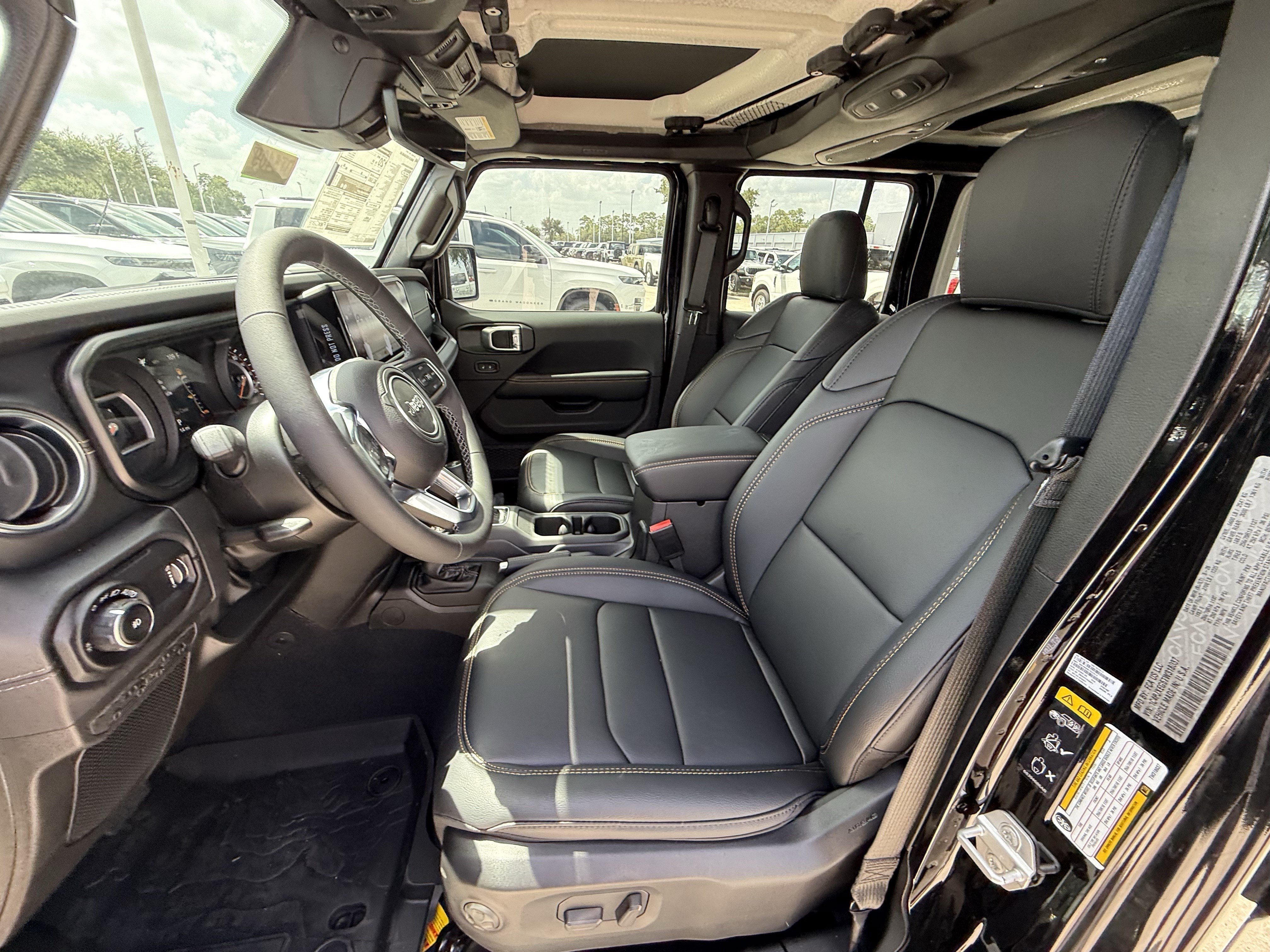 New 2026 Jeep Wrangler Unlimited Sahara AWD/4WD image 17