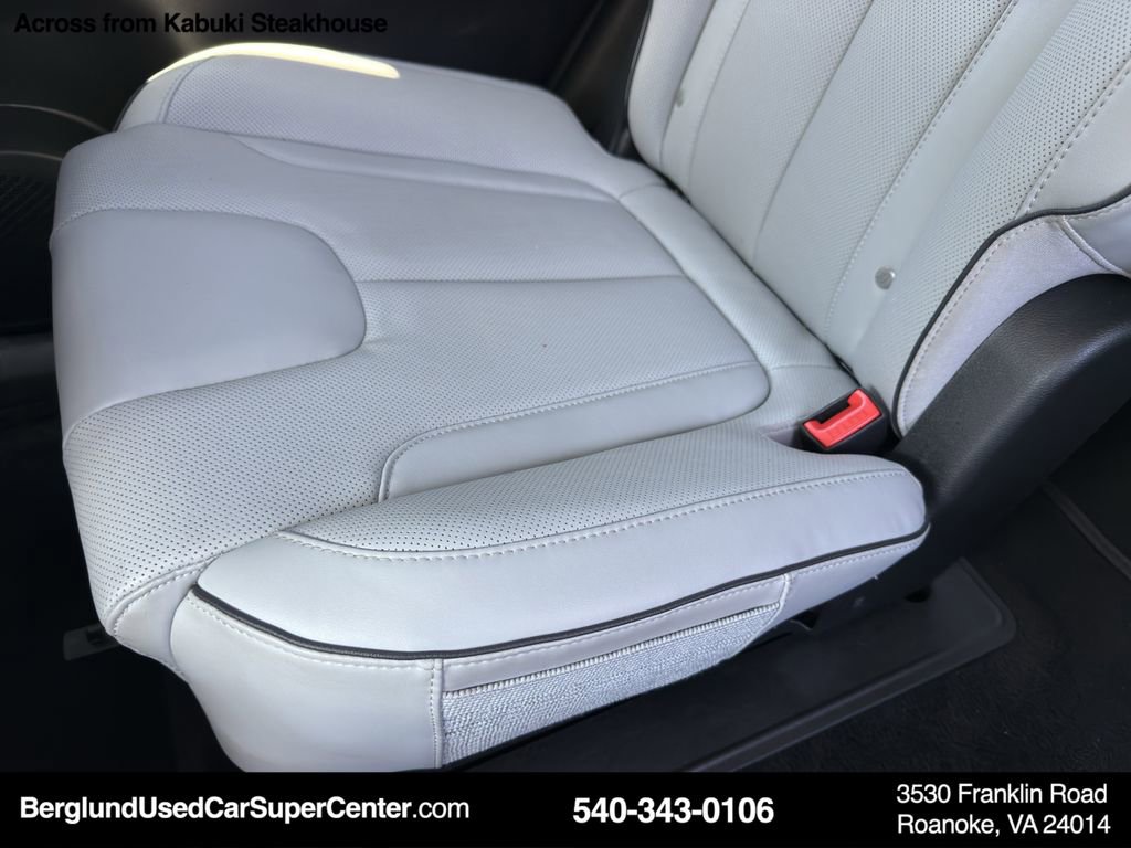 Used 2024 Hyundai Palisade SEL image 32