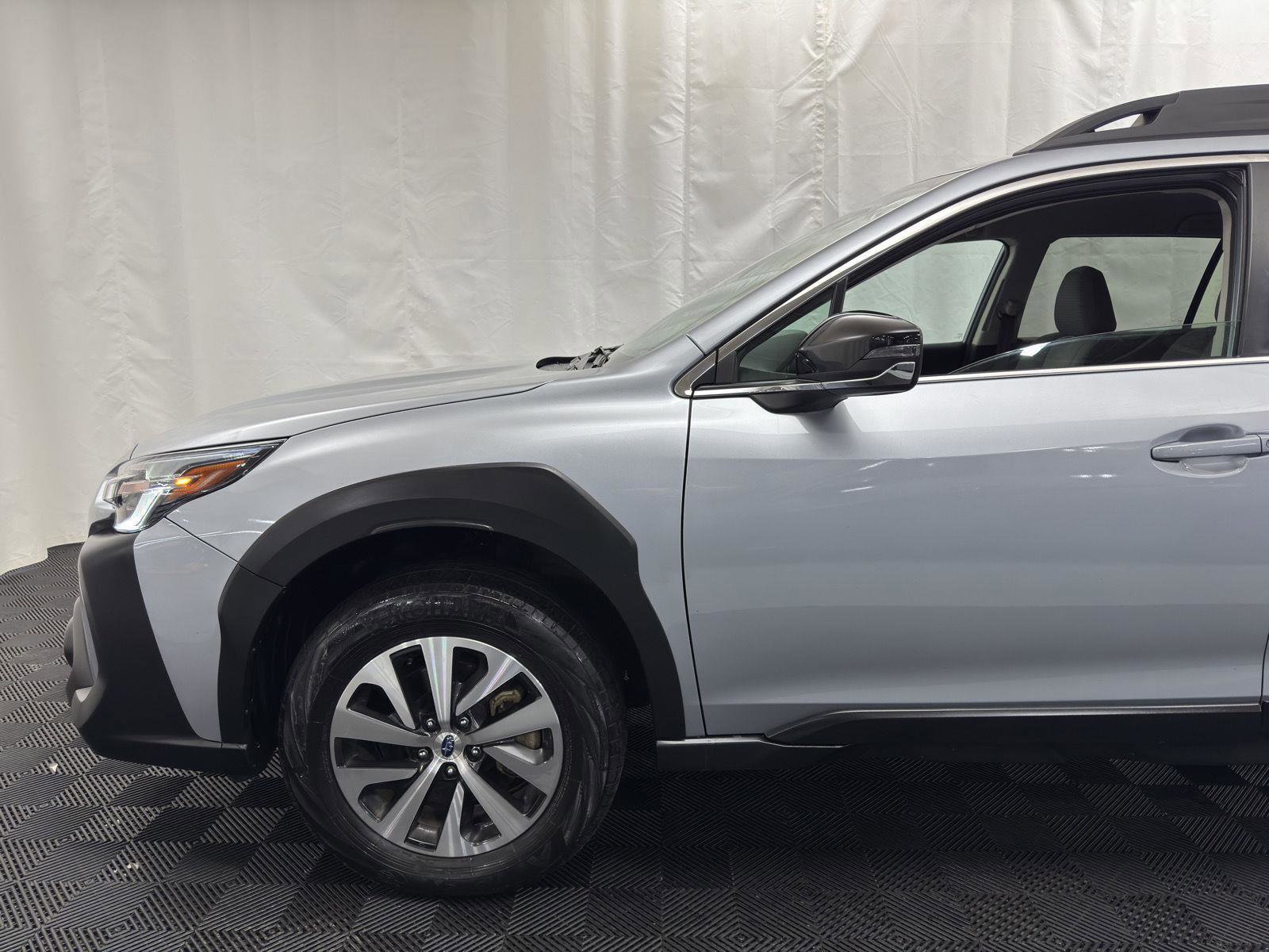 Used 2024 Subaru Outback Premium image 4