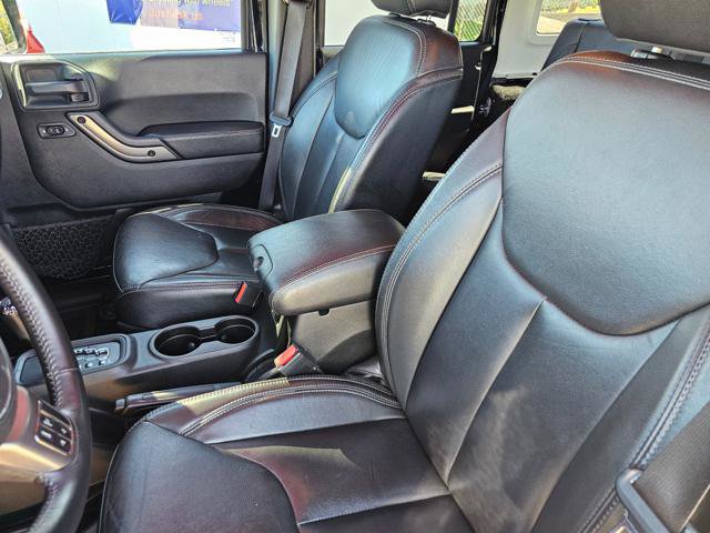 Used 2018 Jeep Wrangler Unlimited Sahara image 7