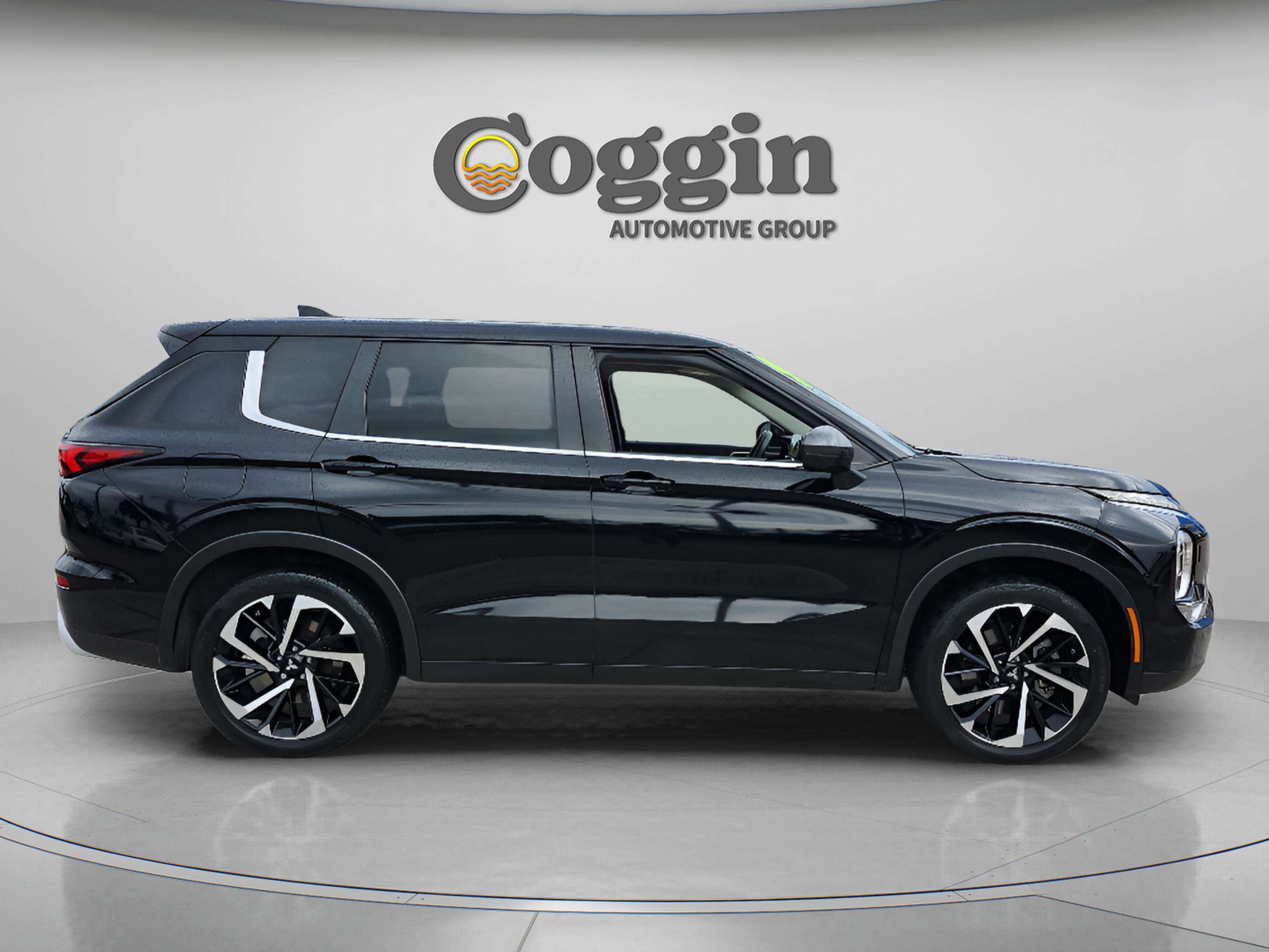 Used 2022 Mitsubishi Outlander SE image 7