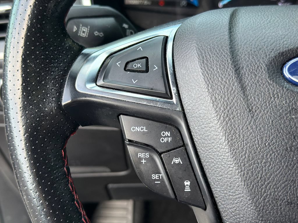 Used 2021 Ford Edge ST-Line FWD image 25
