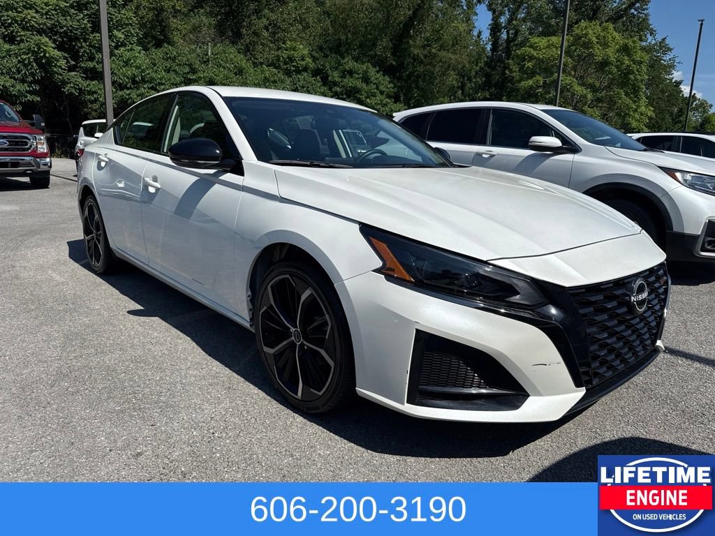 Used 2024 Nissan Altima 2.5 SR AWD/4WD image 4