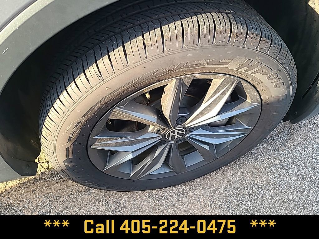 Used 2024 Volkswagen Tiguan SE image 13