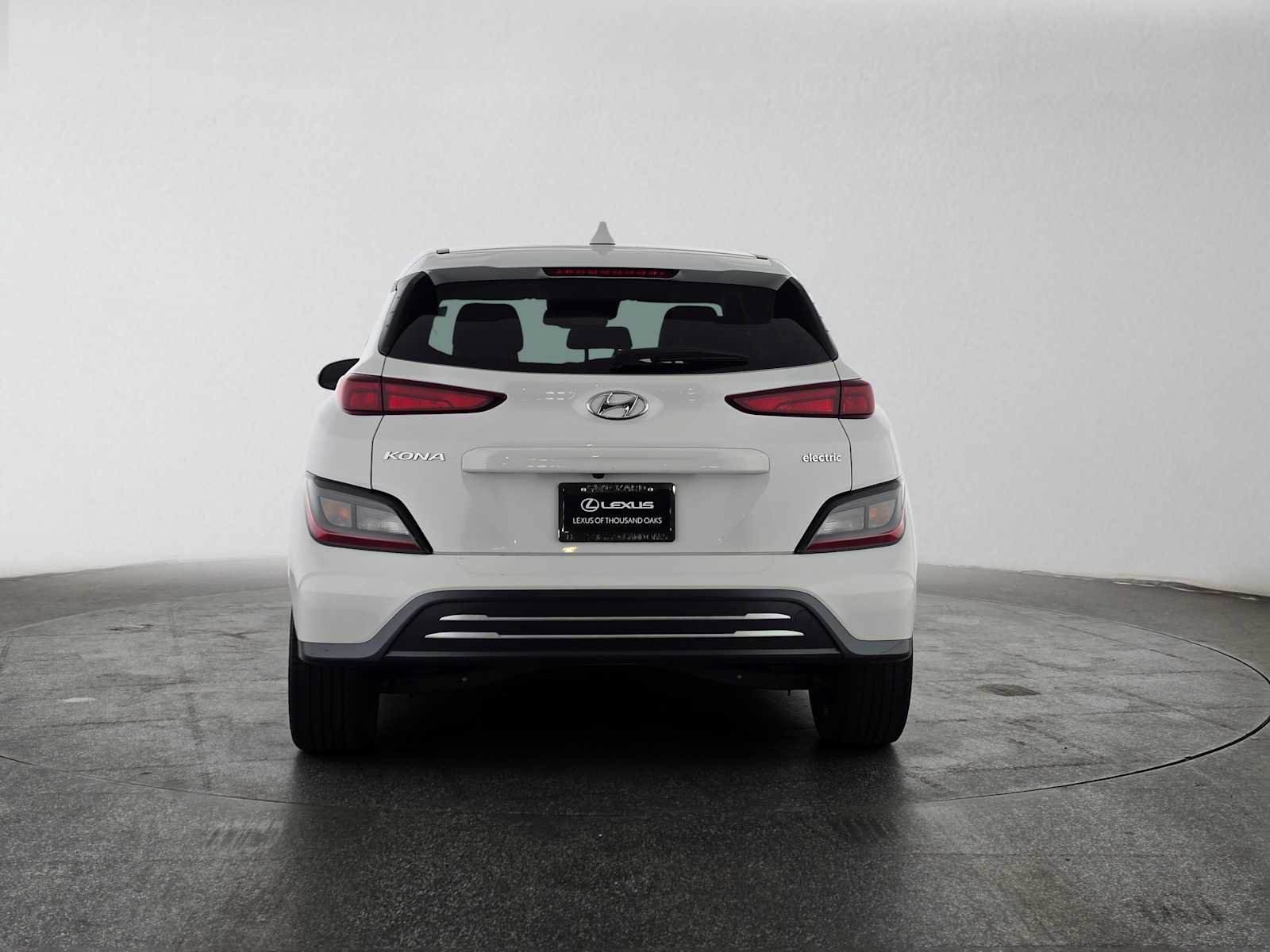 Used 2023 Hyundai Kona SE w/ Cargo Package FWD image 4