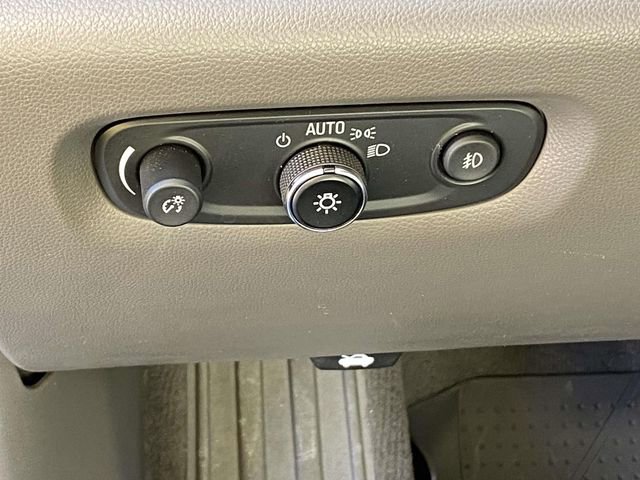 Used 2021 Chevrolet Traverse LT image 20