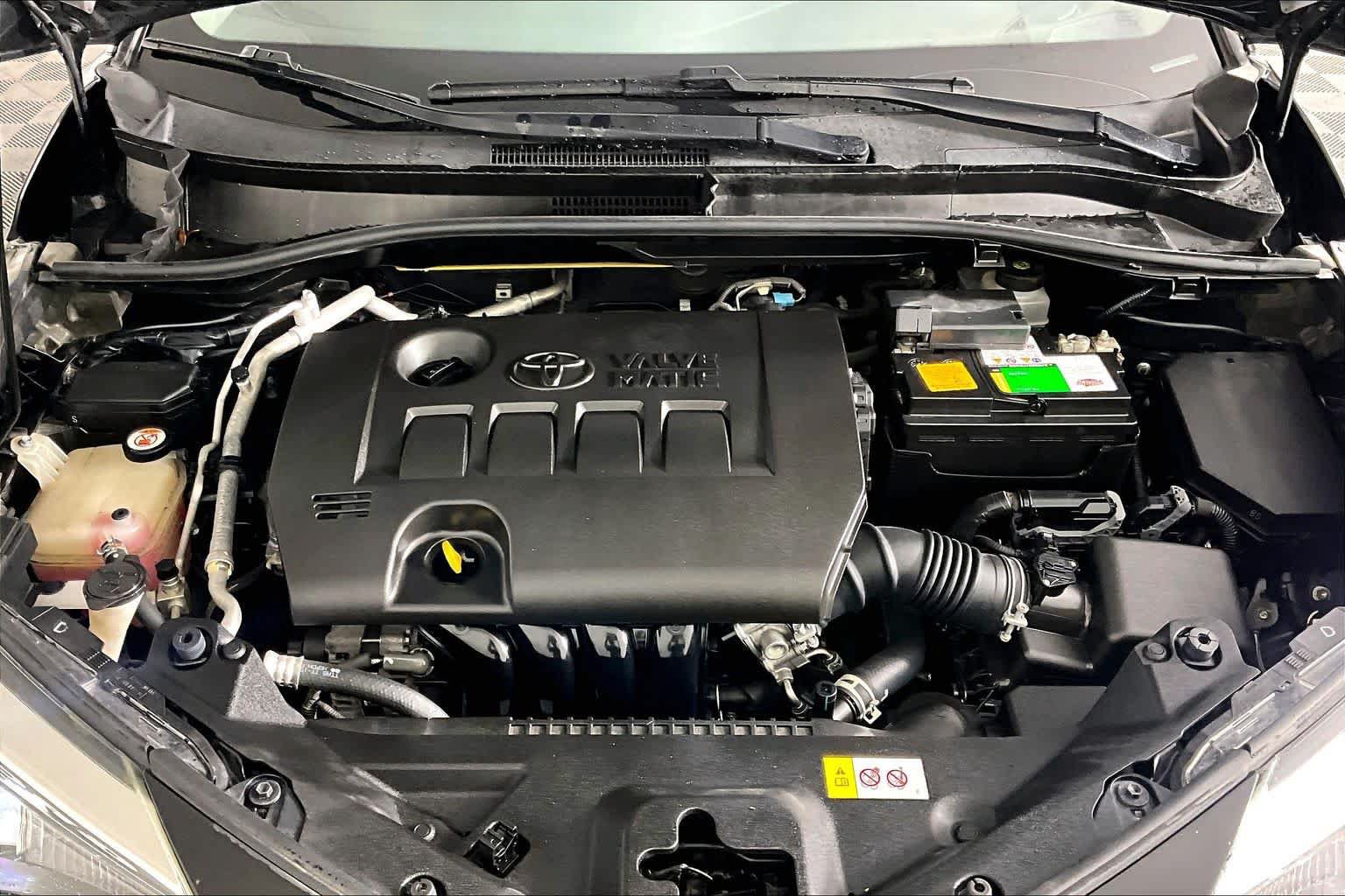 Used 2020 Toyota C-HR LE FWD image 30