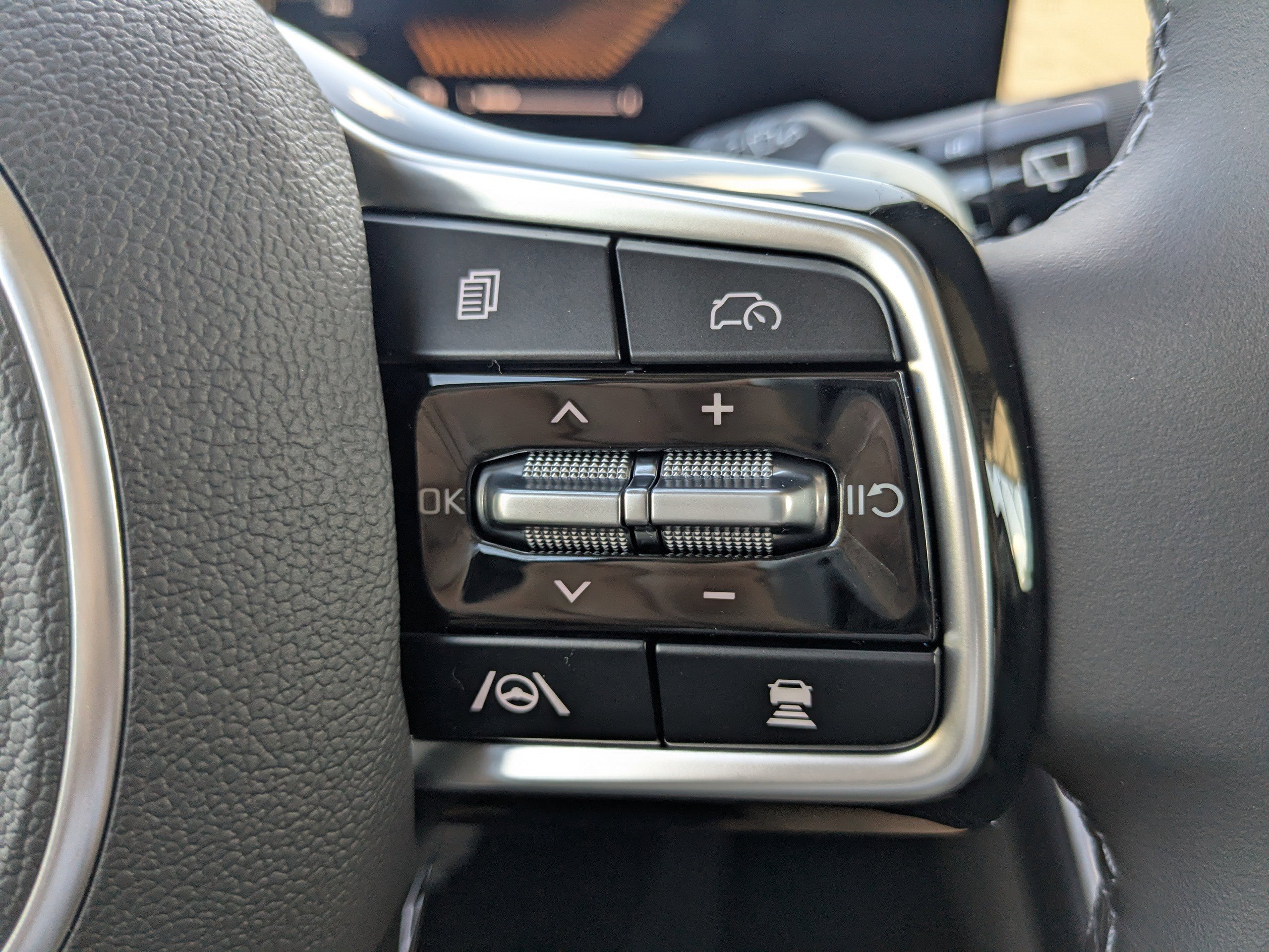 New 2026 Kia Carnival EX image 33