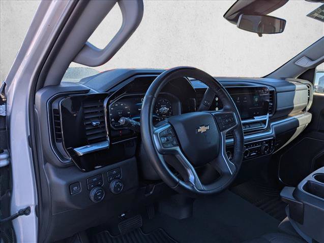 Used 2022 Chevrolet Silverado 1500 LT AWD/4WD image 10