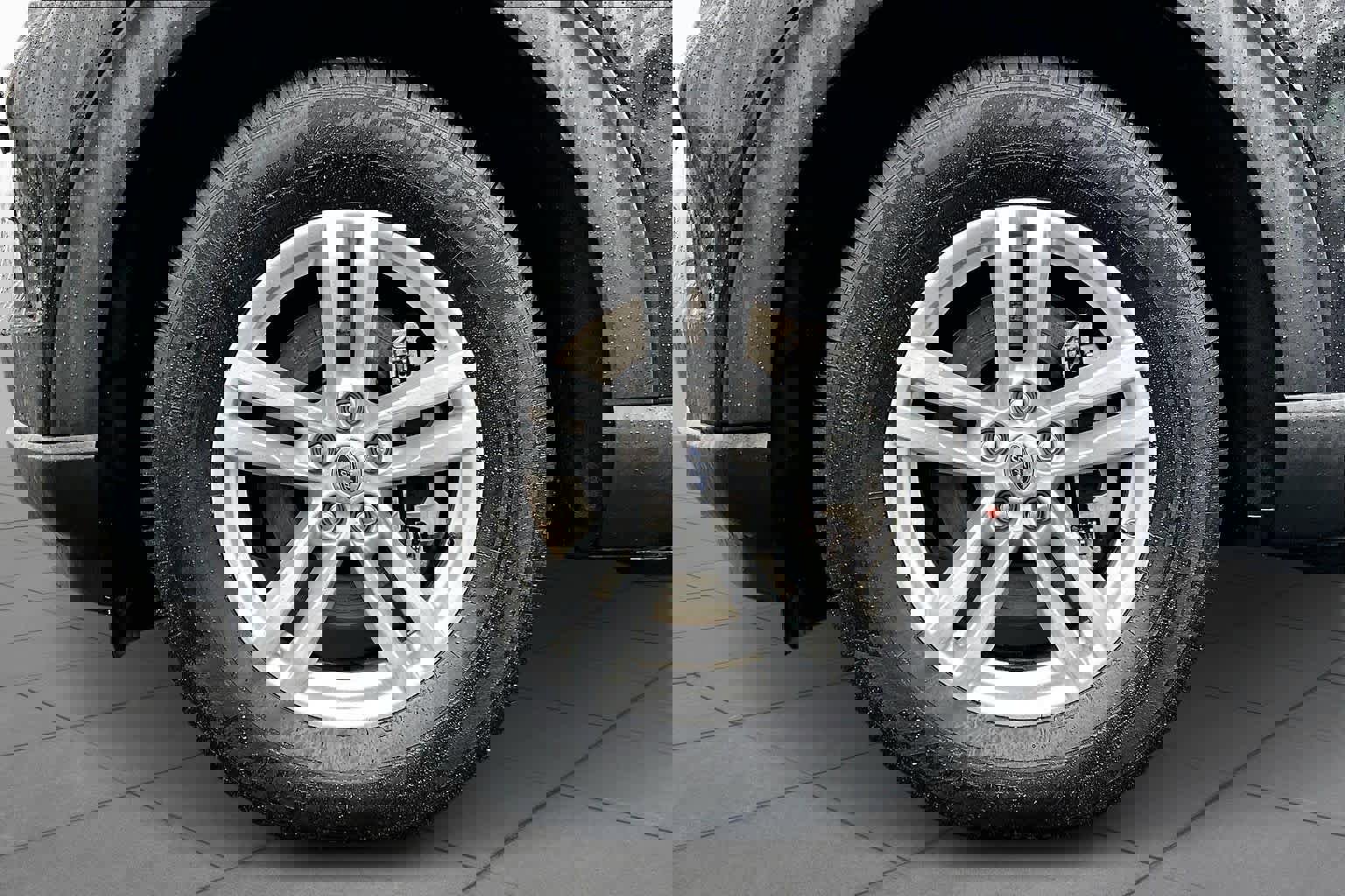 Used 2020 Ford Explorer XLT w/ Equipment Group 202A image 11