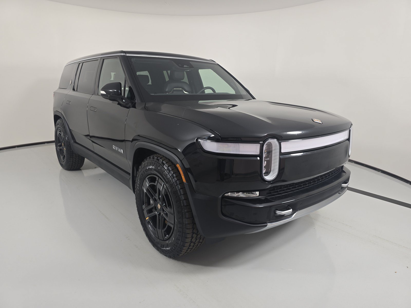 Used 2024 Rivian R1S Adventure AWD/4WD image 7