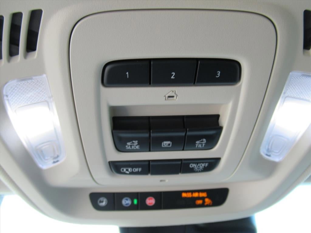 Used 2023 Buick Envision Avenir FWD image 28