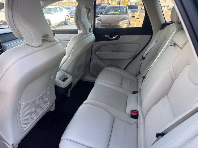 Used 2023 Volvo XC60 B5 Plus w/ Protection Package Premier AWD/4WD image 16