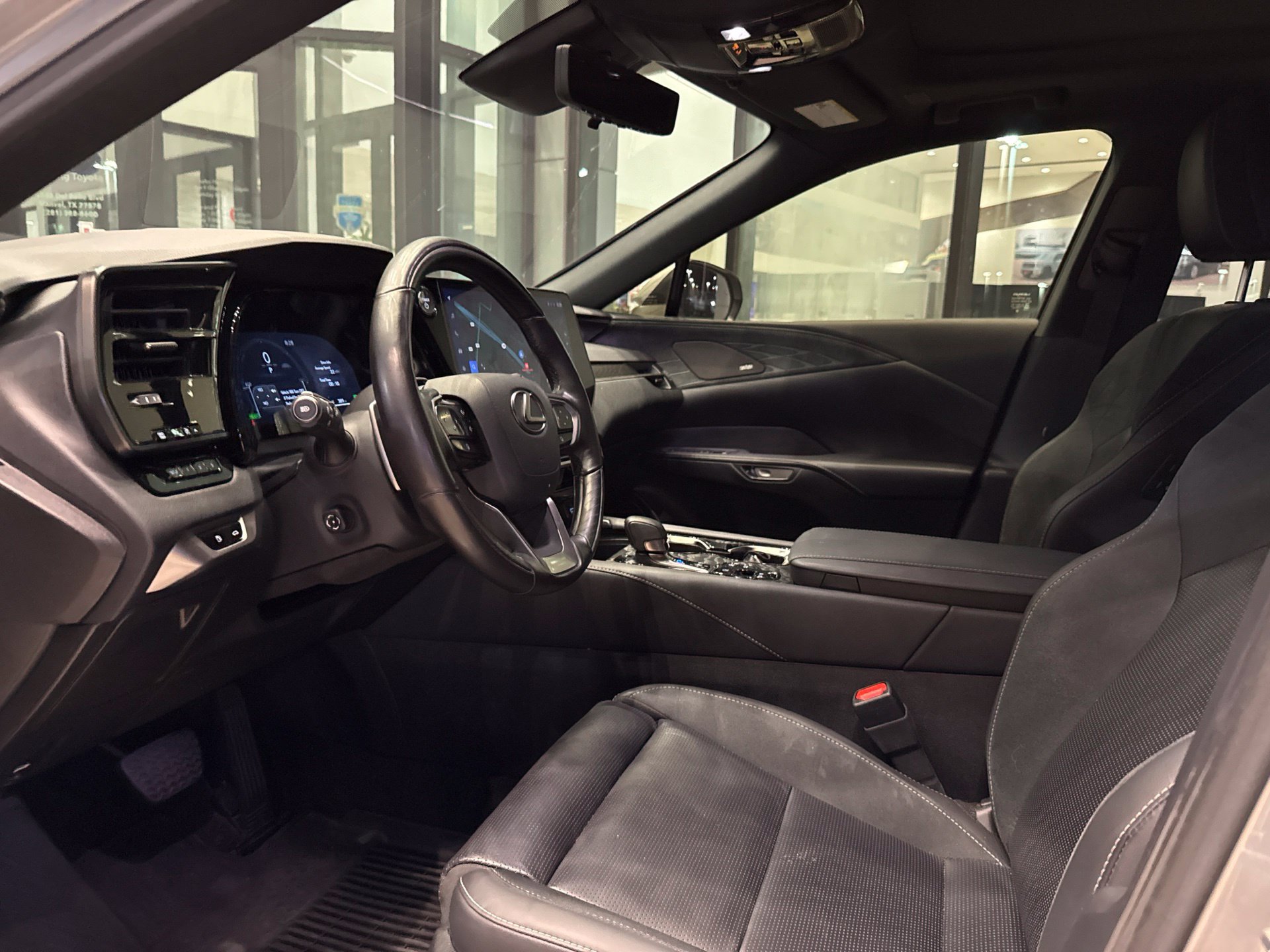 Used 2025 Lexus RX 450h AWD w/ Convenience Package image 9