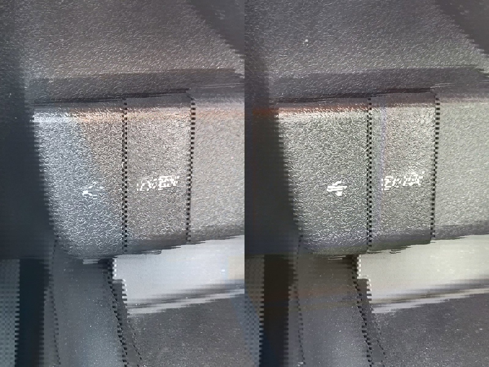 Used 2022 Toyota Camry SE image 23