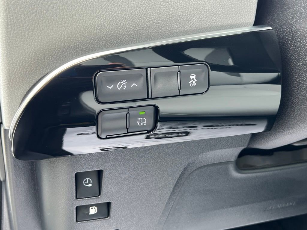 Used 2020 Toyota Prius Prime XLE FWD image 37