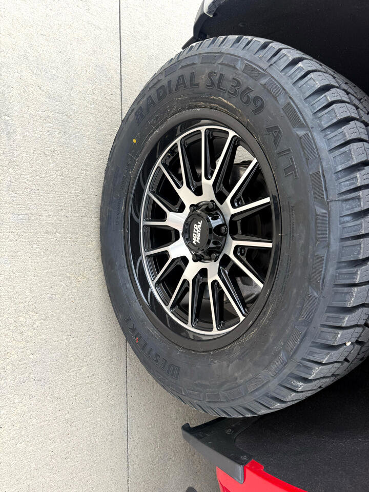 Used 2021 Chevrolet Silverado 1500 LT image 9
