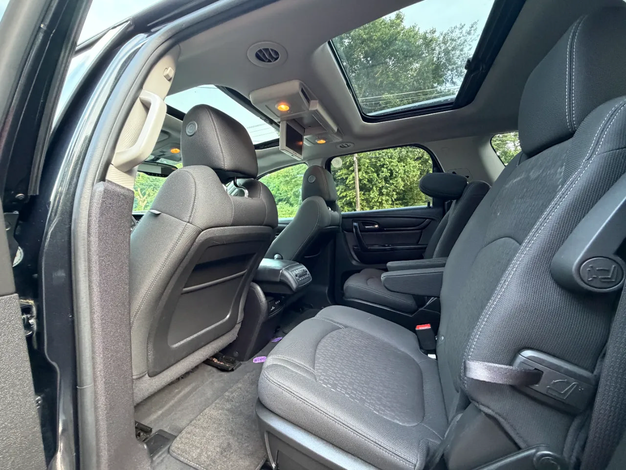 Used 2013 GMC Acadia SLE FWD image 27