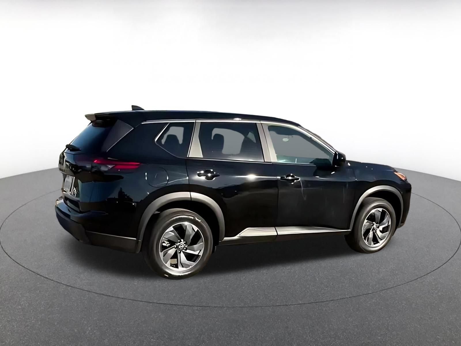 Used 2025 Nissan Rogue SV FWD image 13