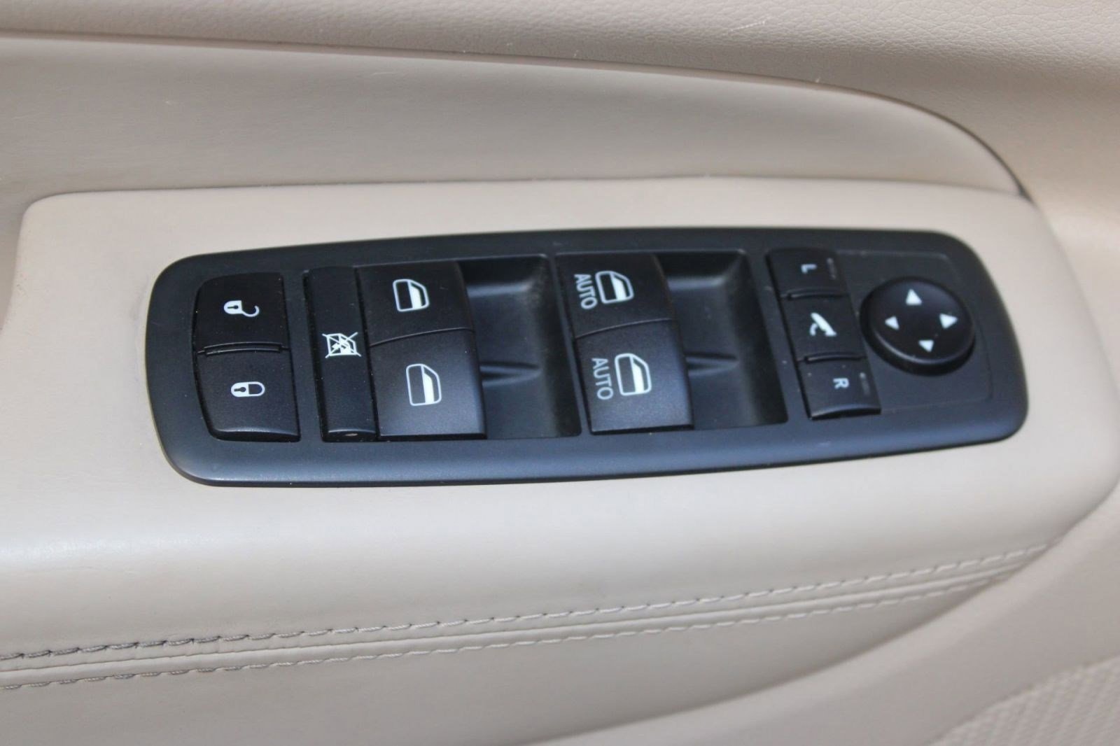 Used 2021 Jeep Grand Cherokee Overland image 13