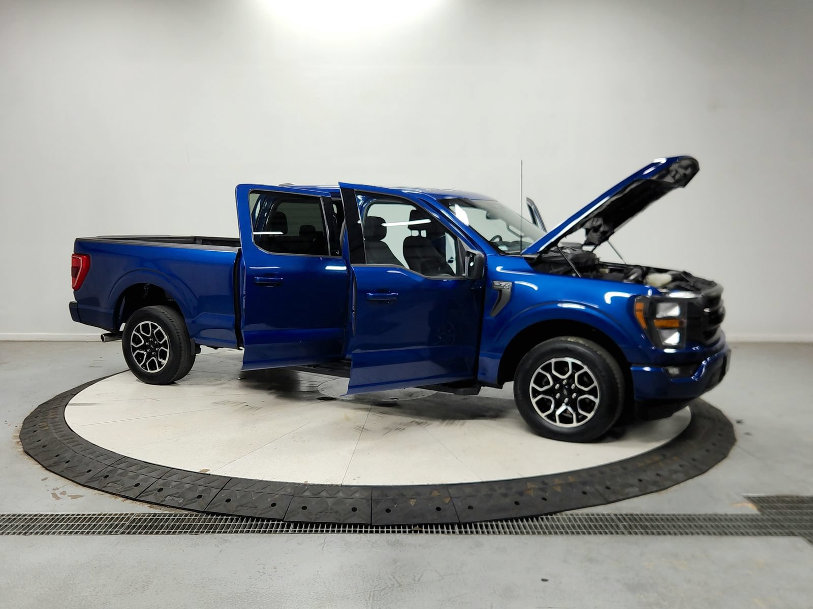 Used 2023 Ford F150 2WD SuperCrew image 10