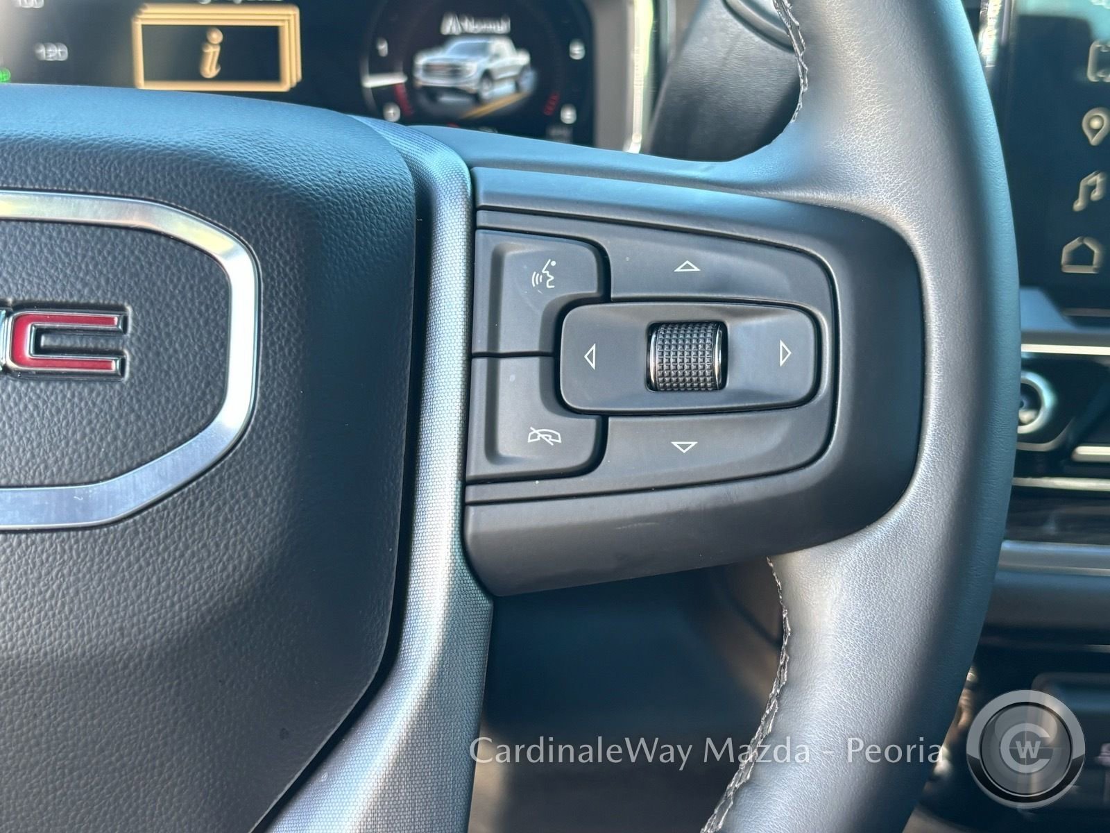 Used 2025 GMC Sierra 1500 SLE image 17