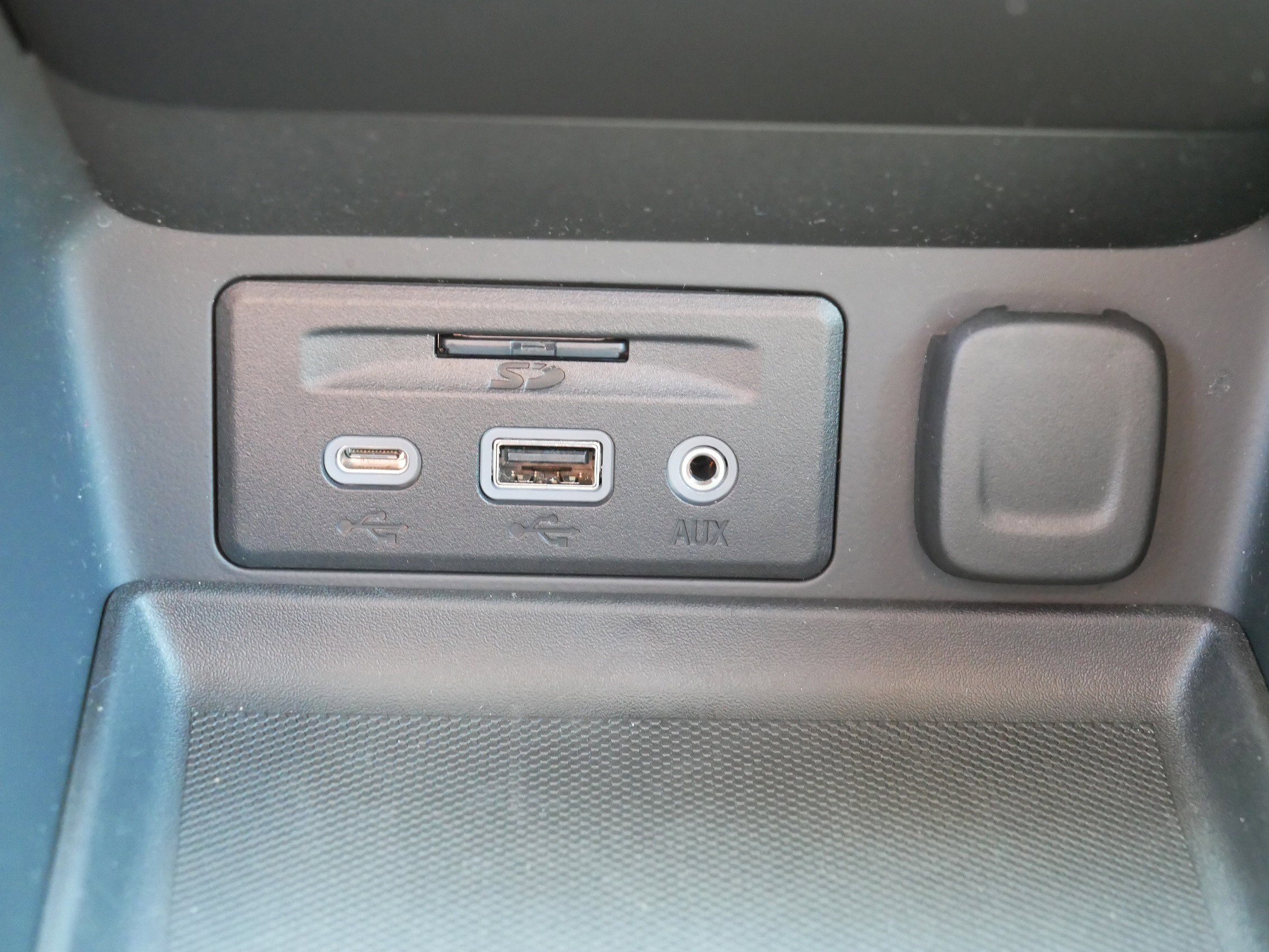 Used 2023 GMC Terrain AT4 w/ Infotainment Package II image 32