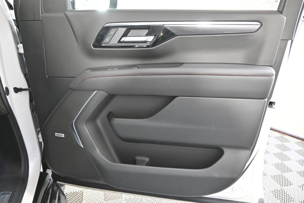 Used 2025 Chevrolet Tahoe RST w/ Comfort Package image 12