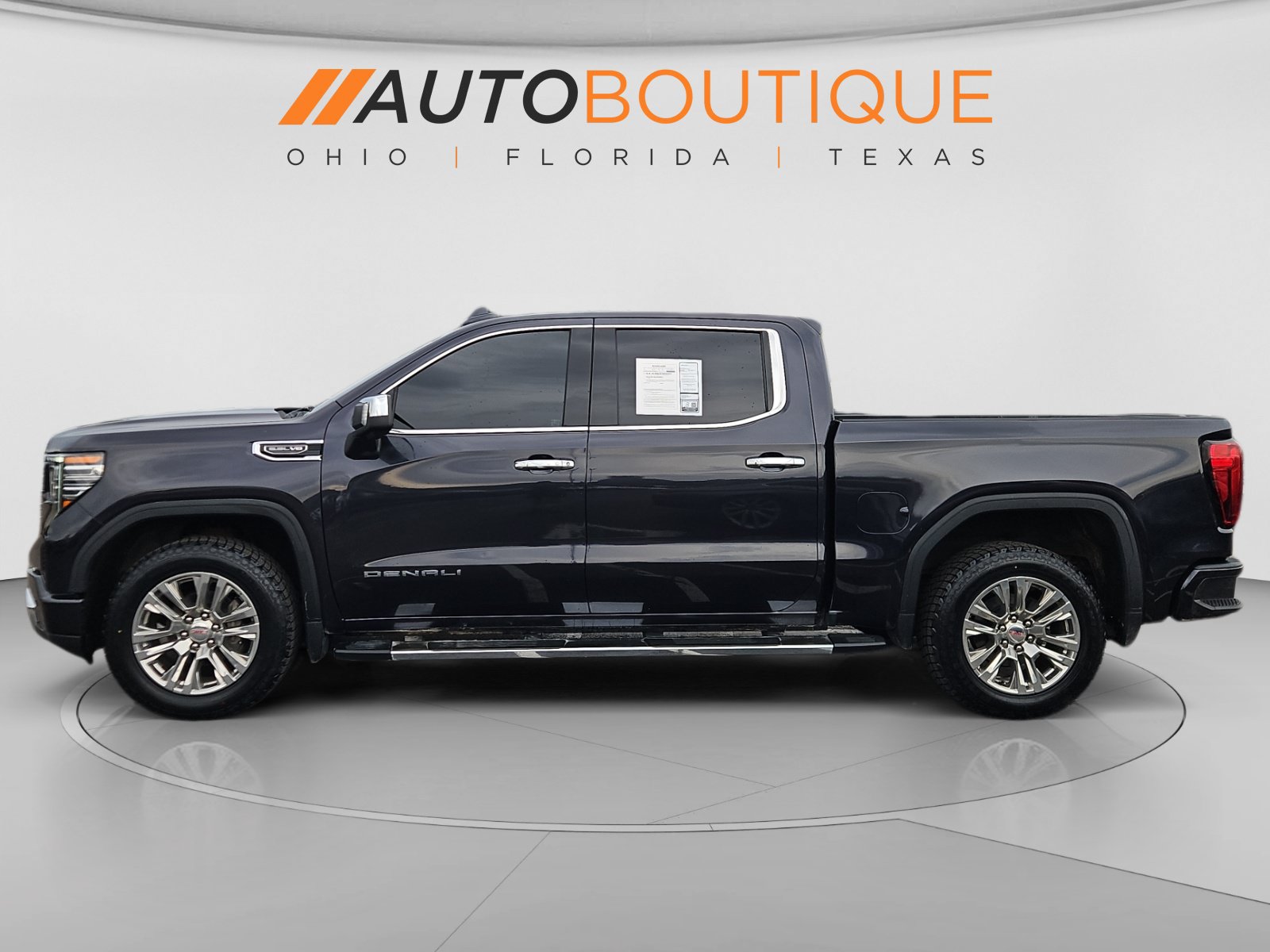 Used 2022 GMC Sierra 1500 Denali AWD/4WD image 2