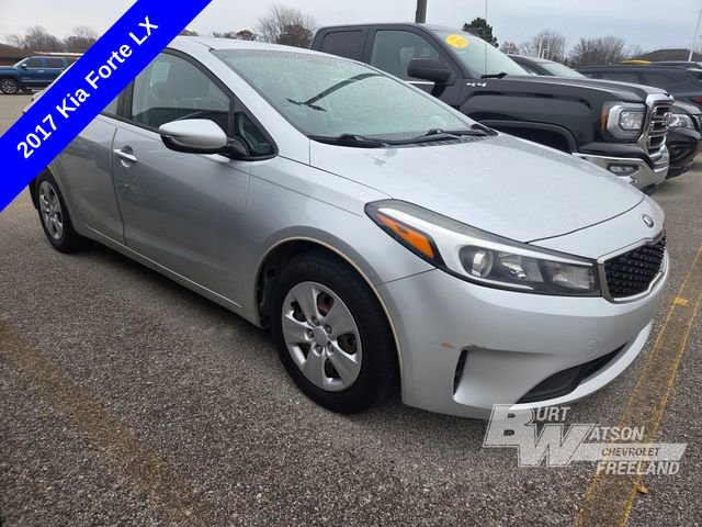 Used 2017 Kia Forte LX image 4