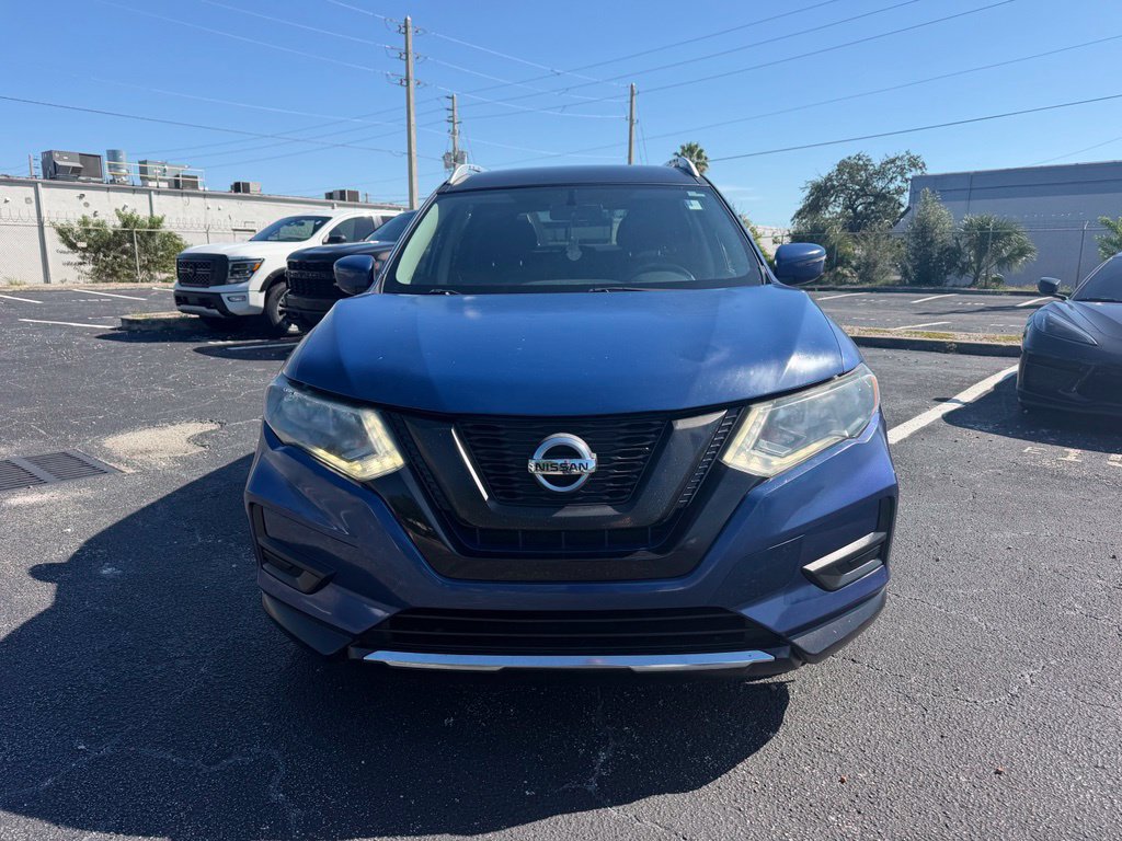 Used 2018 Nissan Rogue SV FWD image 2