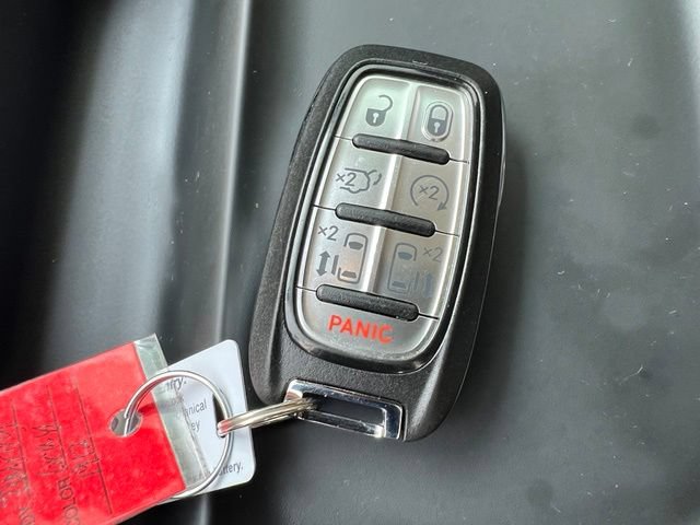 Used 2019 Chrysler Pacifica Touring-L FWD image 25